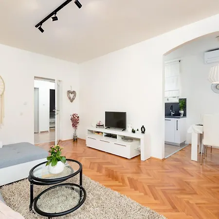 Come&stay Apartment