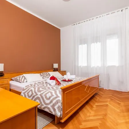 Apartament Come&stay