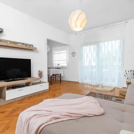 Come&stay Apartment Punat