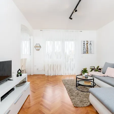 Apartament Come&stay *